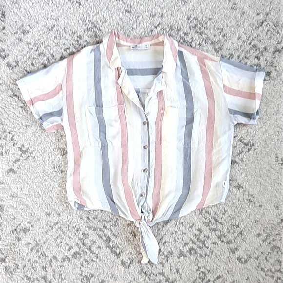 Hollister Tops - Hollister Tie Front Button Down Top Size M